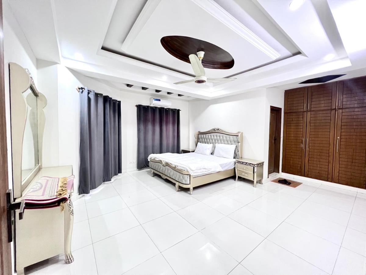 Luxury Executive 2Bedroom Apartment Convenient And Nice Location Iszlámábád Kültér fotó